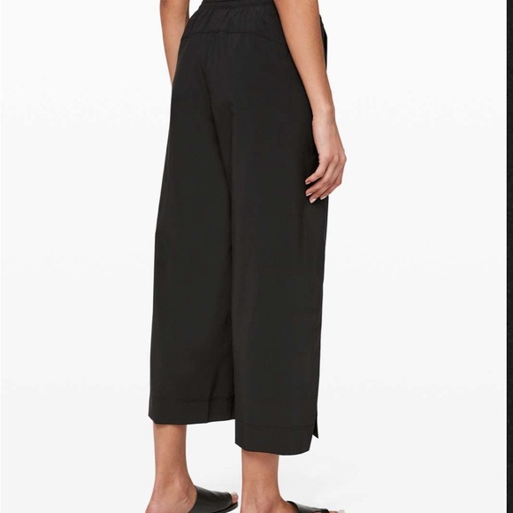 Lululemon wanderer culottes black size 4 - Picture 2 of 6